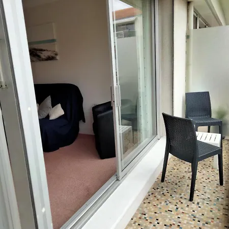 Apartamento Lumineux 2 Pieces A 100 M De La Et Du Marche Arago, Avec Balcon Et Parking Securise - Fr-1-331-100 Les Sables-dʼOlonne