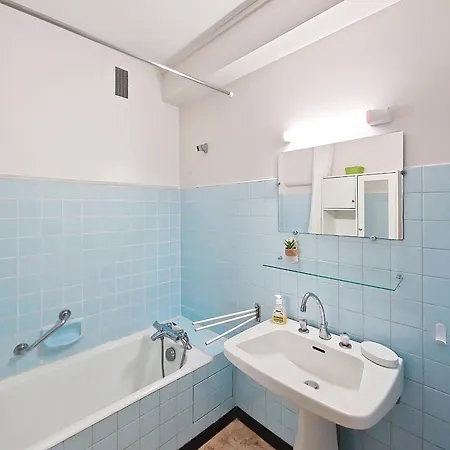 Апартаменты Lumineux 2 Pieces A 100 M De La Et Du Marche Arago, Avec Balcon Et Parking Securise - Fr-1-331-100