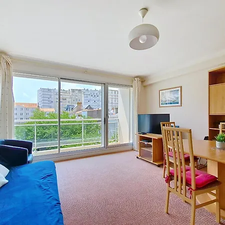 Apartment Lumineux 2 Pieces A 100 M De La Et Du Marche Arago, Avec Balcon Et Parking Securise - Fr-1-331-100