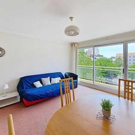 Lumineux 2 Pieces A 100 M De La Et Du Marche Arago, Avec Balcon Et Parking Securise - Fr-1-331-100 Apartment *